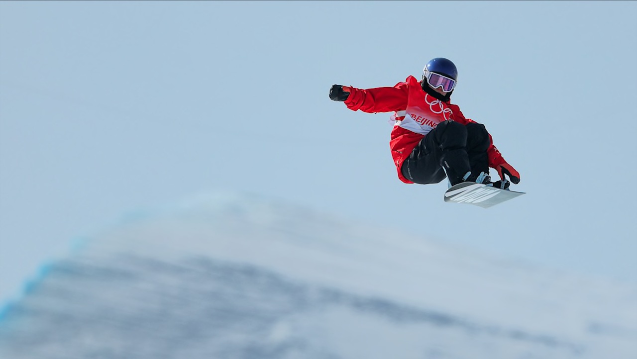 Queralt Castellet, medallista de plata en snowboard halfpipe